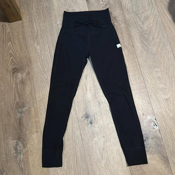 Vuori Black Leggings - Picture 5 of 6